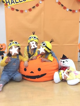 「ミニオンズ」｜「アイテム（サロペット/オーバーオール）」を使った、いちごみるくさん（キッズ・90cm）の秋コーディネート