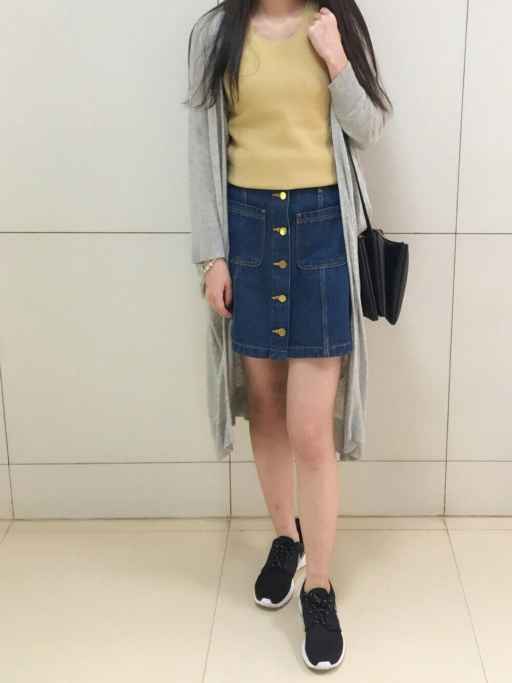 「denim、Heather、H&M、春コーデ、へザー、ユニクロ、スカート、休日スタイル、デニムスカート、スニーカー」｜「H&Mのアイテム（デニムスカート、ブルー系）」を使った、Sugiiii◡̈⃝さん（レディース・157cm）の春コーディネートの1枚目の写真