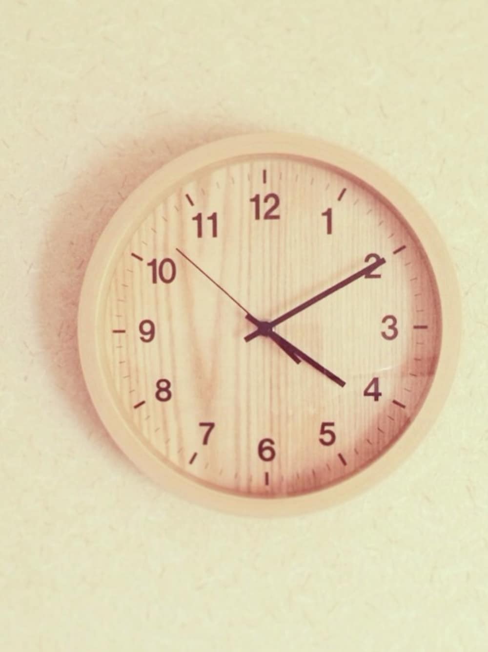 ニトリ 壁掛け時計 ベージュ yotaro｜掛け時計を使ったコーディネート