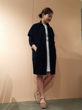 「ネイビー×ホワイト」｜「アイテム（ワンピース/ドレス）」を使った、Danny&Anne STAFFさん（レディース・163cm）の冬コーディネート