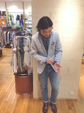 「アイテム（ストール/ショール、ブルー系）」を使った、福原さん（メンズ・168cm）の春コーディネート