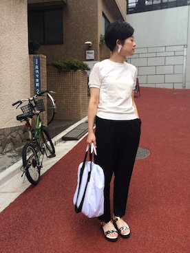 「大ぶりアクセサリー」｜「アイテム（シューズ）」を使った、24さん（レディース・160cm）の夏コーディネート