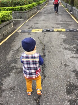 「BOBSON（ボブソン）のアイテム（トップス）」を使った、林小茹さん（キッズ・90cm）の冬コーディネート