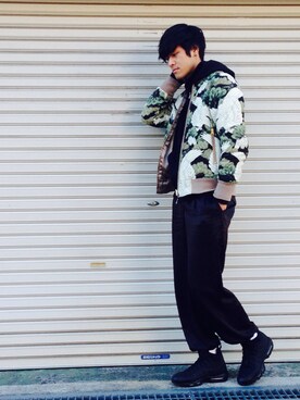 「総柄トップス」｜「アイテム（ブルゾン）」を使った、T.Daichi さん（メンズ・180cm）の冬コーディネート