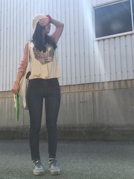 「ロングヘア」｜「アイテム（キャップ）」を使った、Eiさん（レディース・160cm）の秋コーディネート