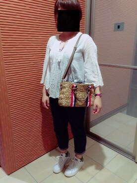 「niko and...（ニコアンド）のオリジナル ミニラインテープカゴバッグ【niko and...】（かごバッグ）」を使った、さくまるさん（レディース・155cm）の春コーディネート