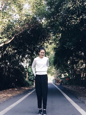 「Nike flyknit」｜「アイテム（Tシャツ/カットソー）」を使った、Rongさん（レディース・158cm）の冬コーディネート