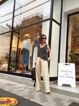 「アイテム（タンクトップ、グレー系）」を使った、ERINA  TAMOTSUさん（レディース・153cm）の夏コーディネート