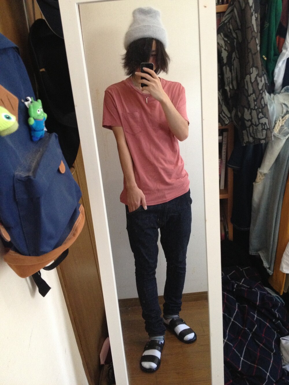 「古着、シンプル、サルエルパンツ、サンダル、jieda、ポケT、サルエルスキニー、靴下×サンダル」｜「JiedaのSARROUEL SKINNY PANTS（デニムパンツ、ブルー系）」を使った、鳥クズさん（メンズ・175cm）の夏コーディネートの1枚目の写真