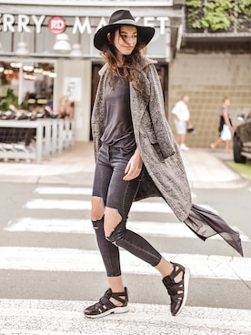 「CHARLES & KEITH（チャールズ & キース）のアイテム（その他）」を使った、CHARLES & KEITHさん（レディース・170cm）の夏コーディネート
