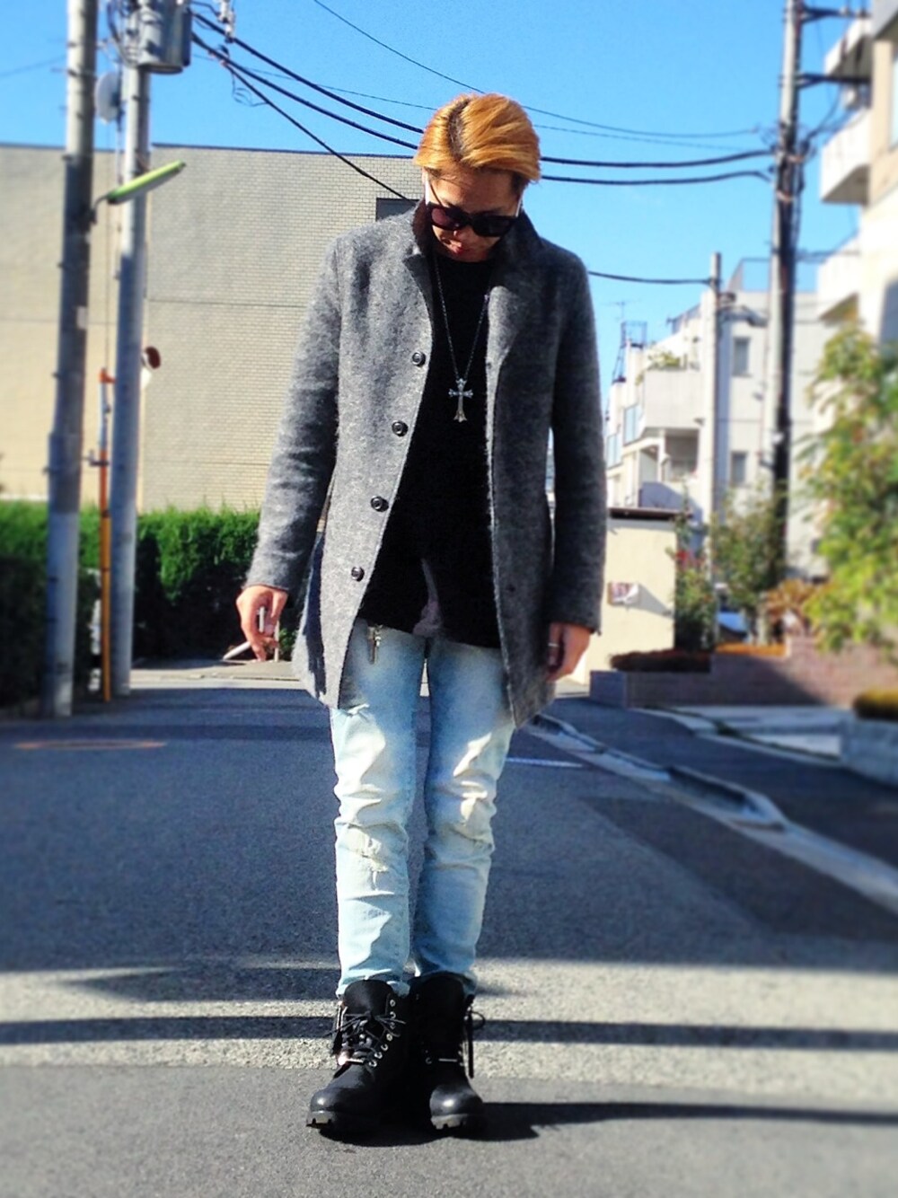 「ジャケット、アウター、NIKE、チェスターコート、chromehearts、street、BIGBANG、Jordan、ootd、Timberland」｜「THOM BROWNEのTB-501（サングラス、ブラック系）」を使った、ともじさん（メンズ・177cm）の冬コーディネートの1枚目の写真