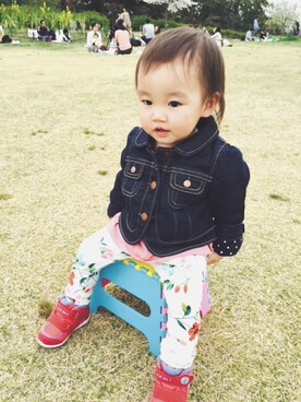 「1歳3ヶ月」｜「アイテム（デニムジャケット）」を使った、emさん（キッズ・70cm）の春コーディネート