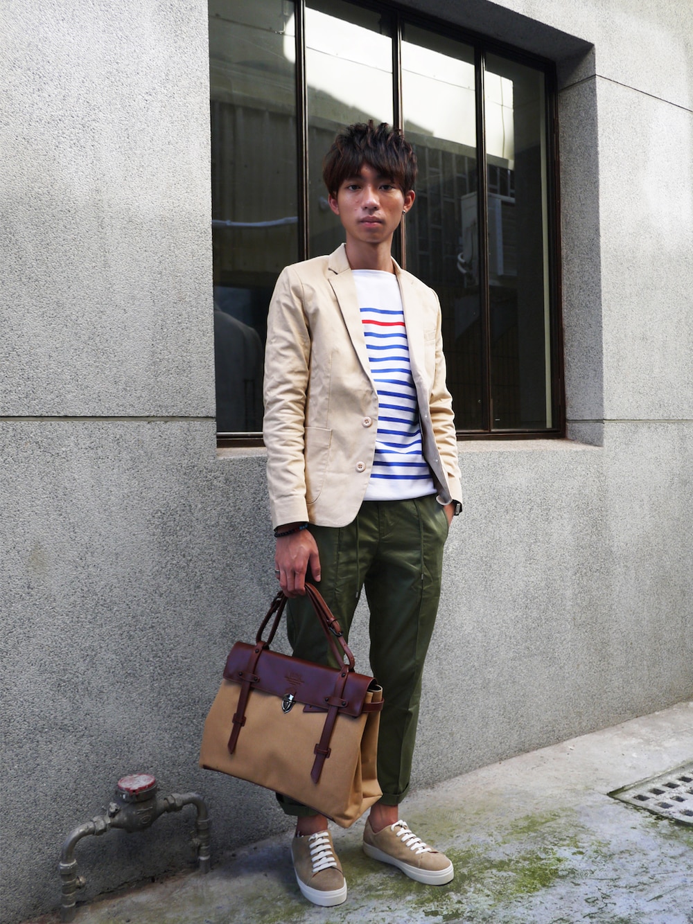「saint james、plain-me」｜「plain-meの麂皮低筒厚底休閒鞋（シューケア用品、ブルー系）」を使った、plain-me_tnさん（メンズ・175cm）の夏コーディネートの1枚目の写真