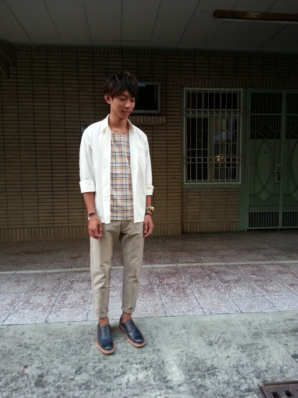 「plain-me」｜「plain meの鬆身格紋襯衫（シャツ/ブラウス、ベージュ系）」を使った、plain-me_tnさん（メンズ・175cm）の秋コーディネートの1枚目の写真