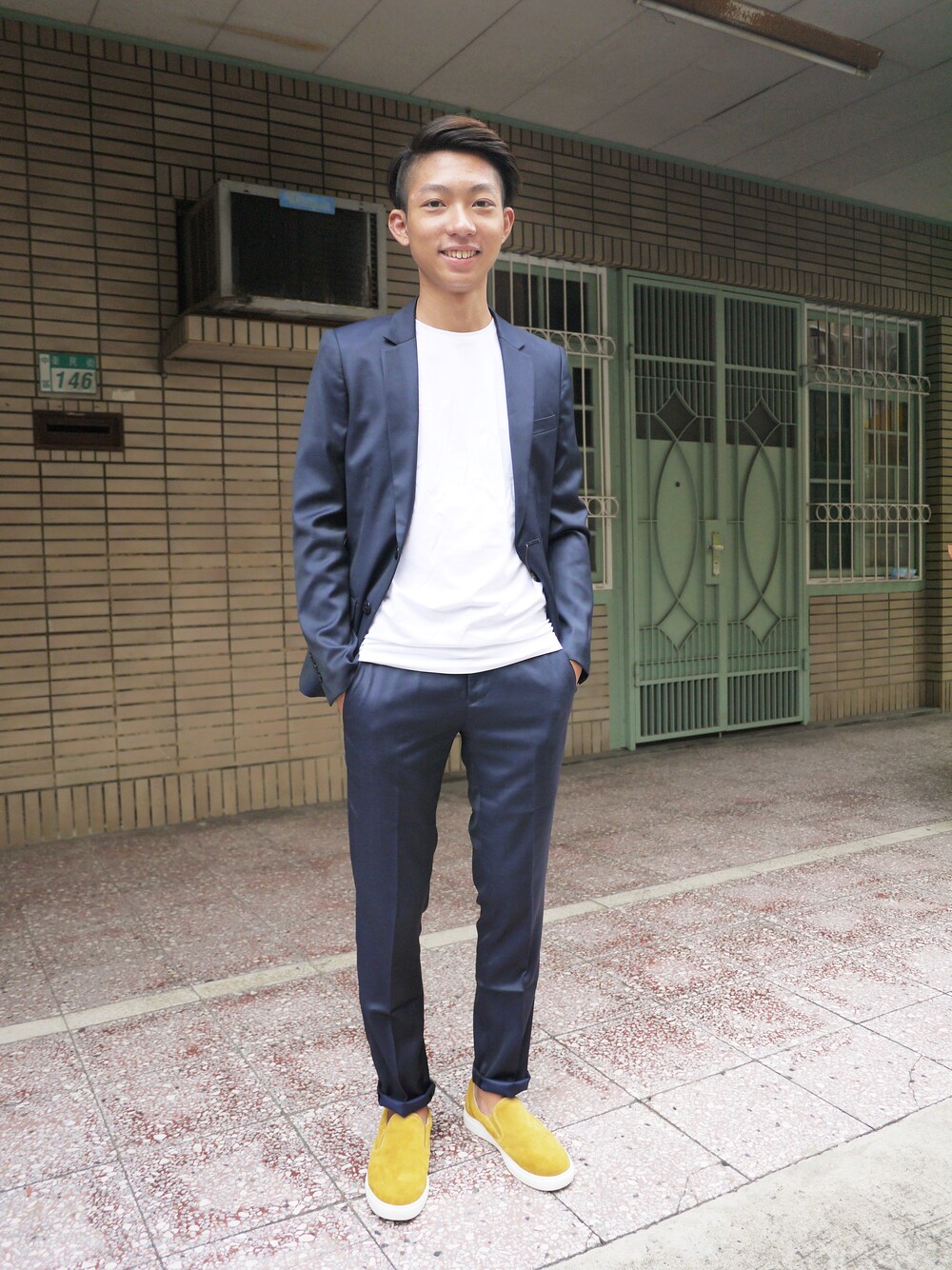「Suit、plain-me」｜「plain-meのTJ1216經典雙釦成套西裝外套（スーツジャケット、ブルー系）」を使った、plain-me_tnさん（メンズ・175cm）の秋コーディネートの1枚目の写真