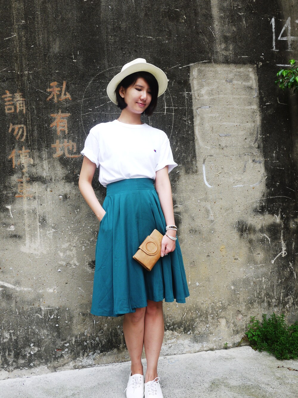 「Taiwan、Champion、plain-me、Tainan、 plain-me girl」｜「Championの日本線BASIC 經典潮流刺繡LOGO 素TEE（Tシャツ/カットソー、ホワイト系）」を使った、plain-me_tnさん（レディース・168cm）の夏コーディネートの1枚目の写真