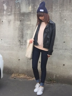 「ネイビー×ピンク」｜「アイテム（ライダースジャケット）」を使った、花*さん（レディース・160cm）の春コーディネート