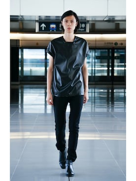 「McQ Alexander McQueen（マックキューアレキサンダーマックイーン）のアイテム（ブーツ）」を使った、Aaron Linason Lamさん（メンズ・178cm）の秋コーディネート