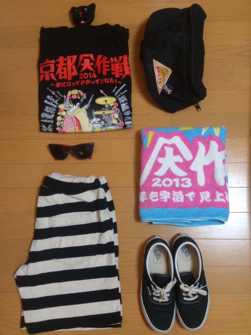 「VANS、京都大作戦」｜「京都大作戦2014オフィシャルTシャツ（Tシャツ/カットソー、ブラック系）」を使った、miiiitosataooさん（レディース・153cm）の夏コーディネートの1枚目の写真