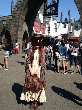 「axes femme（アクシーズファム）のアイテム（ボストンバッグ）」を使った、西 彩さん（レディース・160cm）の秋コーディネート