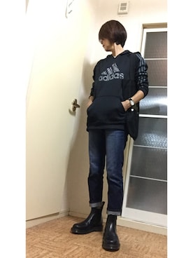 「adidas（アディダス）のアイテム（パーカー、ブラック系）」を使った、ミイさん（レディース・158cm）の秋コーディネート