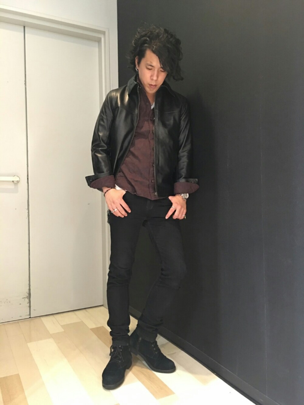 「レザージャケット、ボルドー、秋のコーデ、黒、メンズビギ(MEN'S BIGI)、ペイズリー、新作、ツートーン、ラムレザー、レザーライダース」｜「MEN'S BIGIの【2016-17 AW新作】 ラムレザージャケット/大人レザー（ライダースジャケット、ブラック系）」を使った、ケンケンさん（メンズ・170cm）の夏コーディネートの1枚目の写真