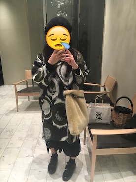 「TOGA PULLA（トーガ　プルラ）のアイテム（バッグ、ベージュ系）」を使った、あさんがーさん（レディース）の冬コーディネート