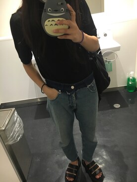 「Dr. Martens（ドクターマーチン）のアイテム（サンダル、ブラック系）」を使った、あさんがーさん（レディース）の春コーディネート