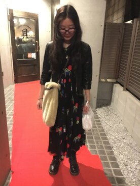 「LAZY OAF（レイジーオーフ）のアイテム（ワンピース、ブラック系）」を使った、あさんがーさん（レディース）の春コーディネート