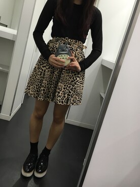 「MONKI（モンキ）のアイテム（Tシャツ/カットソー、ブラック系）」を使った、あさんがーさん（レディース）の春コーディネート