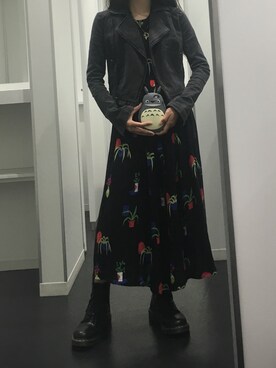 「LAZY OAF（レイジーオーフ）のアイテム（ワンピース、ブラック系）」を使った、あさんがーさん（レディース）の春コーディネート