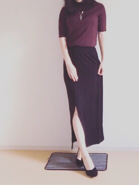 「UNIQLO（ユニクロ）のアイテム（Tシャツ/カットソー、レッド系）」を使った、riiiさん（レディース・157cm）の秋コーディネート