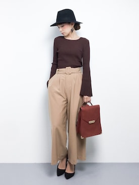 「PATTERN・fiona （パターンフィオナ）のアイテム（パンツ）」を使った、ayumi  sato さん（レディース・155cm）の秋コーディネート