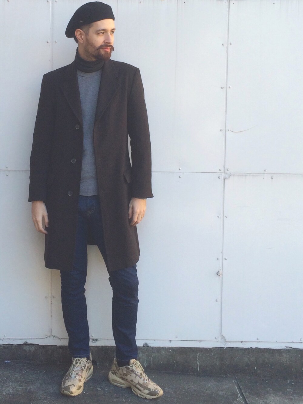 「military、army、American Apparel、NIKE、ZARA、air max 95、huntingcap、NEW ERA、denim、skinny」｜「American Apparelのturtleneck（Tシャツ/カットソー、ブラック系）」を使った、Shin Leo Kimuraさん（メンズ・189cm）の冬コーディネートの1枚目の写真