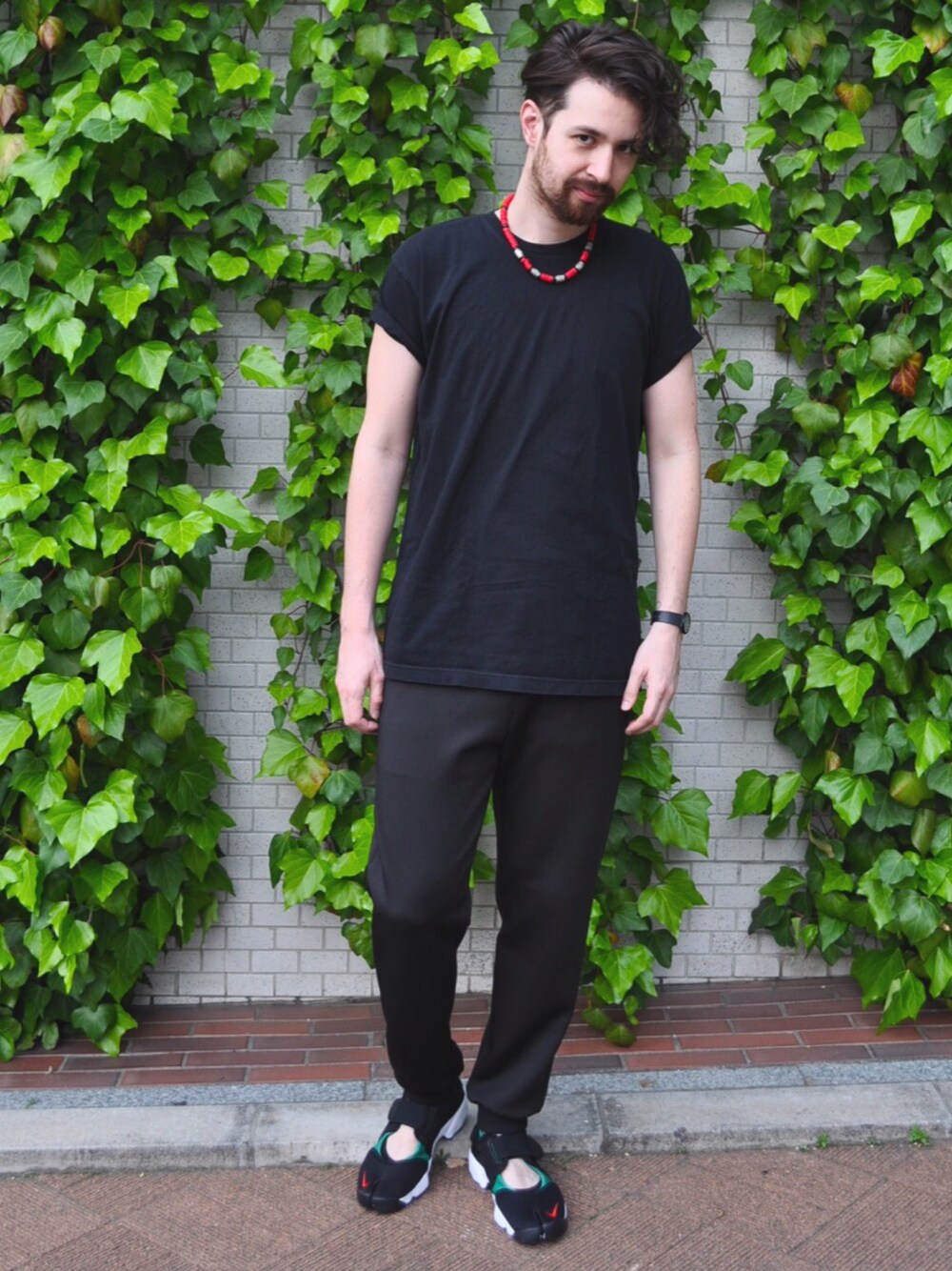 「black、NIKE、airrift、American Apparel、tribal 、men、NINJA」｜「NIKEのAir Rift（スニーカー、ブラック系）」を使った、Shin Leo Kimuraさん（メンズ・189cm）の春コーディネートの1枚目の写真