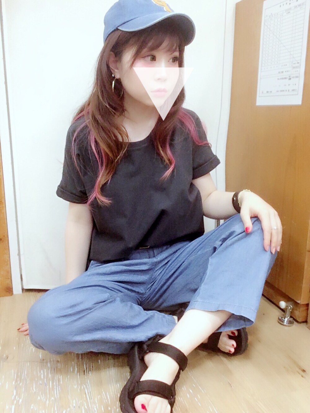 「キャップ、フープピアス、ワイドパンツ、teva、楽チンコーデ」｜「no brandのアイテム（キャップ、ブルー系）」を使った、MIRUさん（レディース・148cm）の夏コーディネートの1枚目の写真