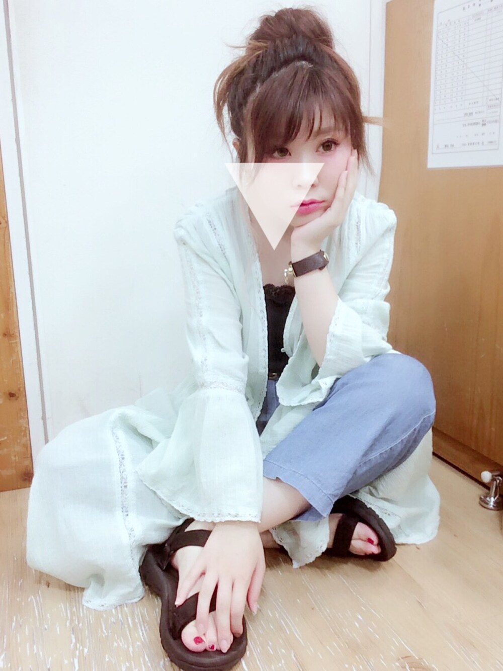 「ロングカーディガン、レースカーディガン、ワイドパンツ、お団子ヘアー」｜「Another Editionの□□□ガーゼヨウリュウレースロング/AEBC ガーゼヨウリュウLACE LONG（カーディガン/ボレロ、グリーン系）」を使った、MIRUさん（レディース・148cm）の夏コーディネートの1枚目の写真