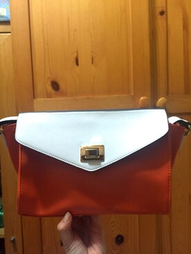 「iT（イット）のアイテム（バッグ）」を使った、mallikajasmineさん（レディース・165cm）の冬コーディネート