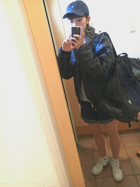 「アイテム（スマホケース/カバー、ブラウン系）」を使った、chanriiさん（レディース・165cm）の秋コーディネート