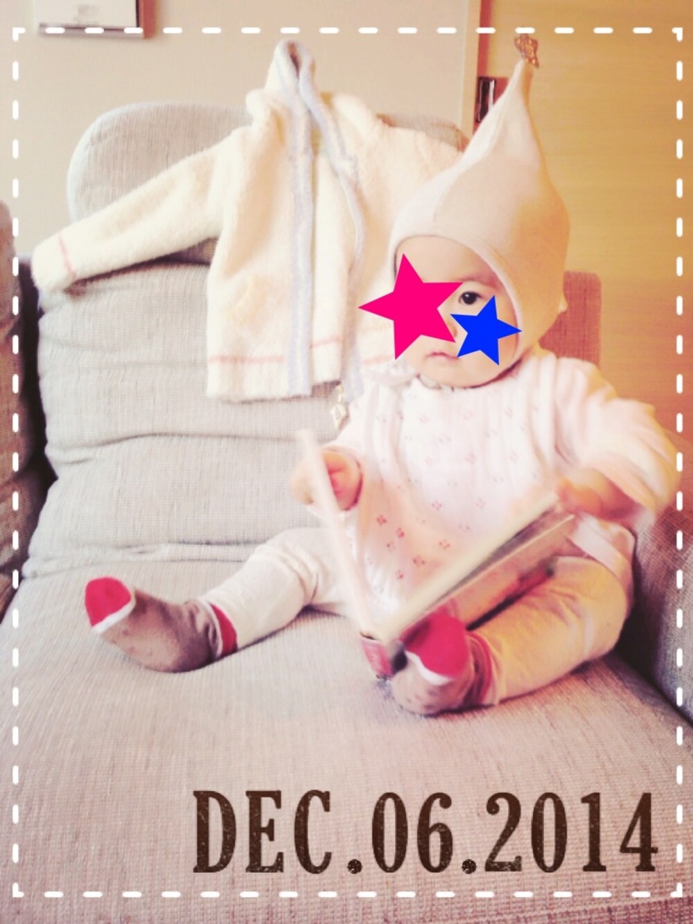 「aden ＋ anaisのaden ＋ anais（スタイ/よだれかけ、ホワイト系）」を使った、LICOさん（キッズ・80cm）の冬コーディネートの1枚目の写真