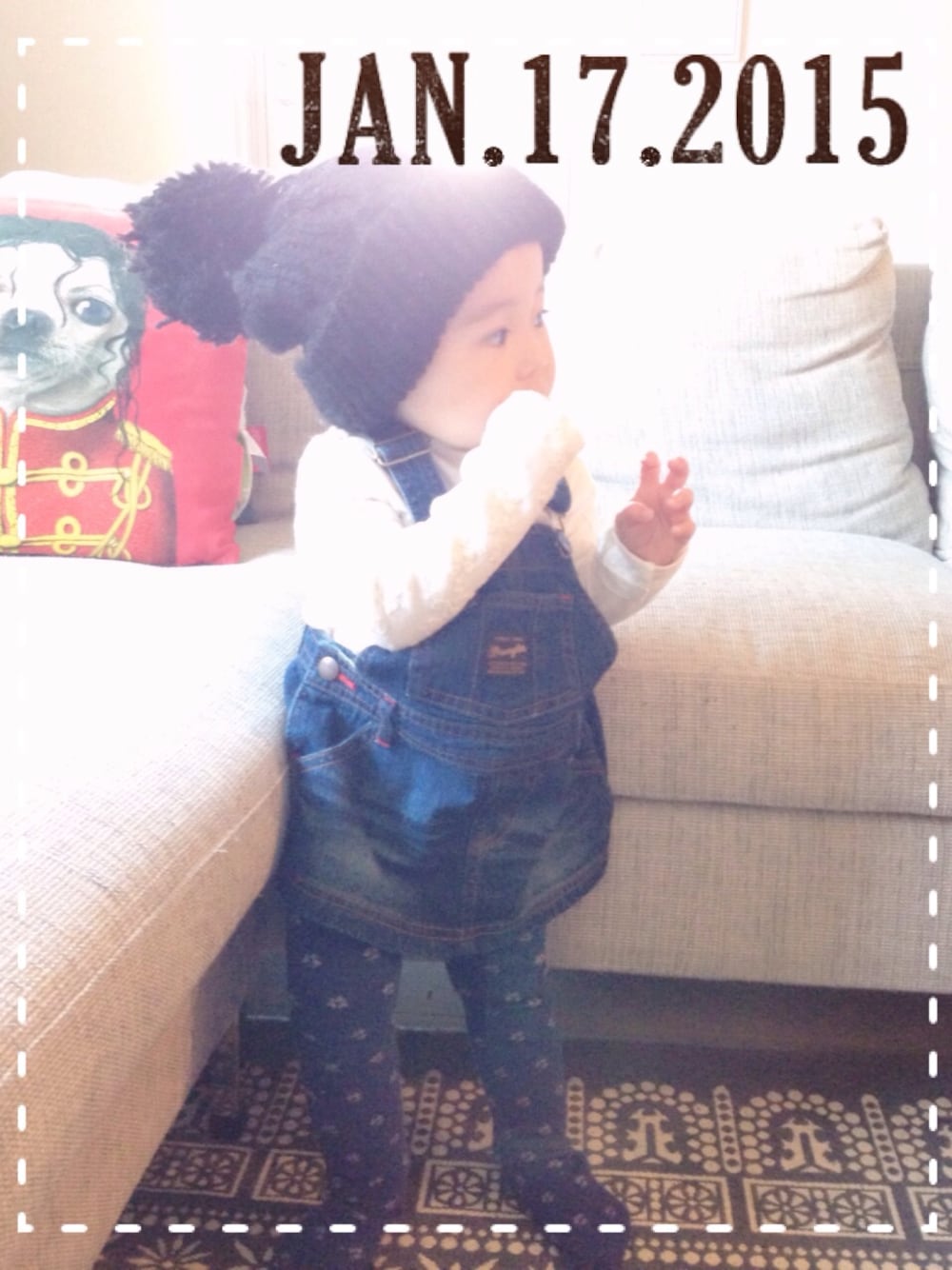 「ジャンパースカート、柄タイツ」｜「ZARA KIDSのZARA（Tシャツ/カットソー、ホワイト系）」を使った、LICOさん（キッズ・80cm）の冬コーディネートの1枚目の写真