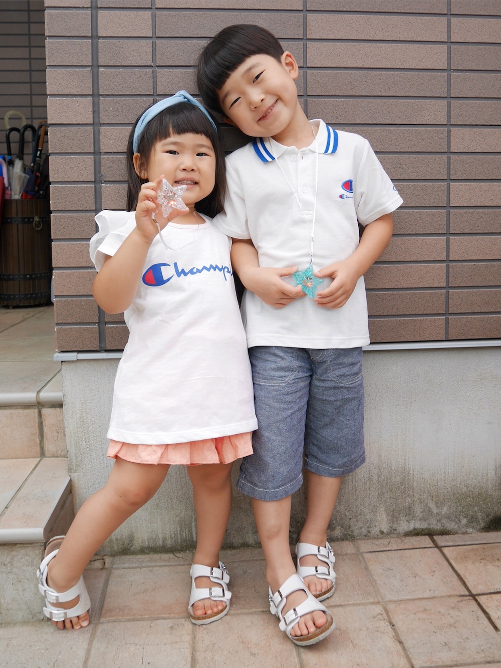 「キッズコーデ、キッズファッション、兄妹コーデ、5歳、3歳、チャンピオン、しまむら」｜「しまむらのアイテム（Tシャツ/カットソー、ホワイト系）」を使った、みいにゃんさん（キッズ・110cm）の夏コーディネートの1枚目の写真