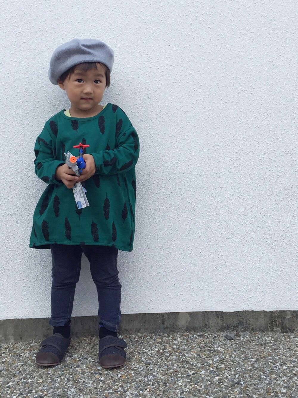「ベレー帽、kids」｜「韓国のアイテム（Tシャツ/カットソー、グリーン系）」を使った、RTjammmmmpさん（キッズ・90cm）の秋コーディネートの1枚目の写真