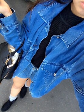 「VERSACE（ヴェルサーチ）のアイテム（ジャケット/アウター）」を使った、NAGISAさん（レディース・163cm）の秋コーディネート
