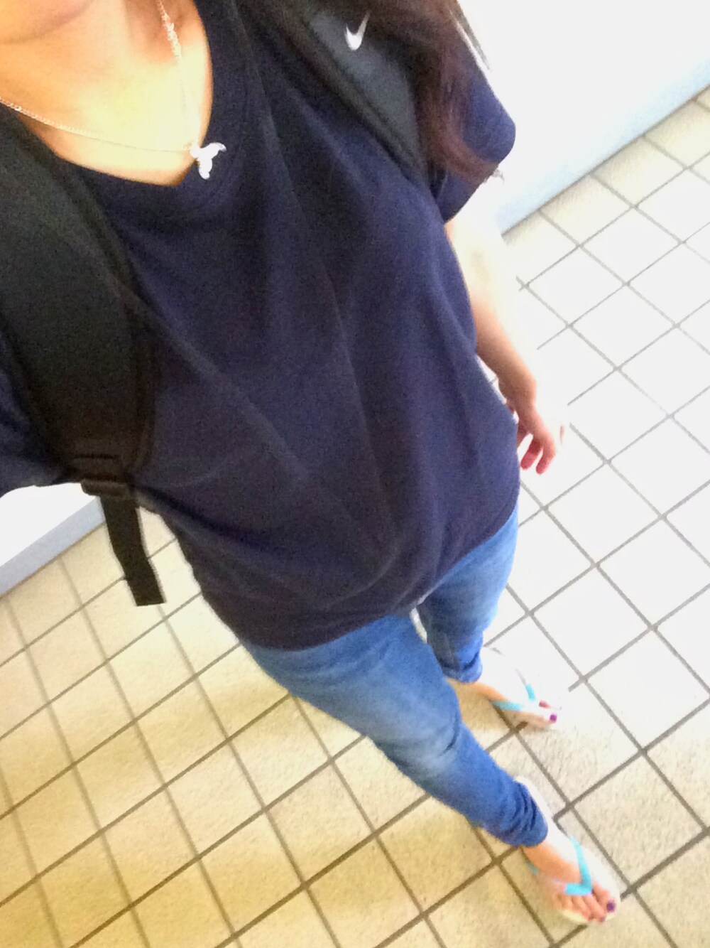 「American Eagle、NIKE、havaianas、UNIQLO」｜「UNIQLOのアイテム（Tシャツ/カットソー、その他）」を使った、NAGISAさん（レディース・165cm）の春コーディネートの1枚目の写真