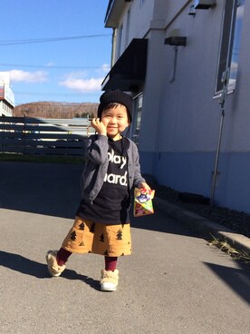 「Mini Rodini（ミニロディーニ）のアイテム（ニットキャップ/ビーニー）」を使った、mahoさん（キッズ・90cm）の秋コーディネート