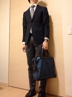 「アイテム（ネクタイ、シルバー系）」を使った、ROCKON！さん（メンズ・171cm）の冬コーディネート