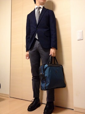 「アイテム（ネクタイ、シルバー系）」を使った、ROCKON！さん（メンズ・171cm）の冬コーディネート