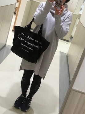 「adidasスニーカー」｜「アイテム（ワンピース/ドレス）」を使った、takeさん（レディース・157cm）の冬コーディネート