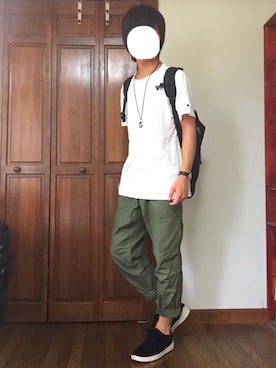 「GLOBAL WORK（グローバルワーク）の【GLOBAL WORK】VTGツイルカーゴパンツ/530321（カーゴパンツ）」を使った、あしゅんさん（メンズ・172cm）の夏コーディネート